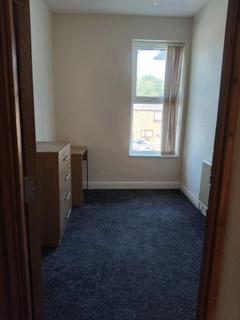 4 bedroom house to rent, 4 Rooms in 112 Woodsley Road  West Yorkshire  Leeds