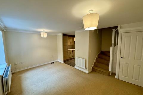 2 bedroom townhouse to rent, Stavely Way, Gamston NG2