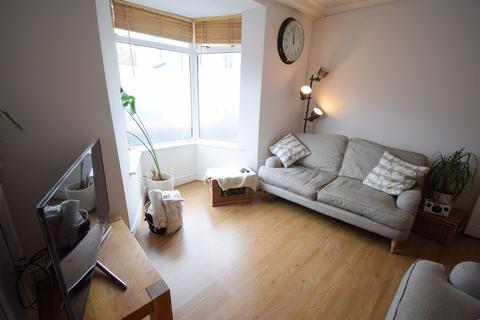 2 bedroom house to rent, Crofts Street, Cardiff