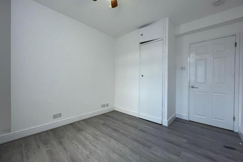 3 bedroom flat to rent, Manchester Road, London E14