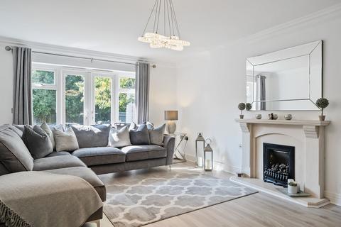 11 West Parkside, Warlingham, CR6 9PT