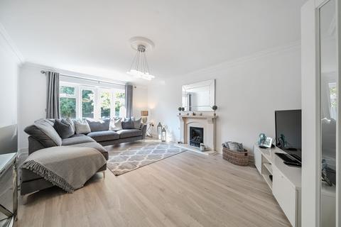11 West Parkside, Warlingham, CR6 9PT