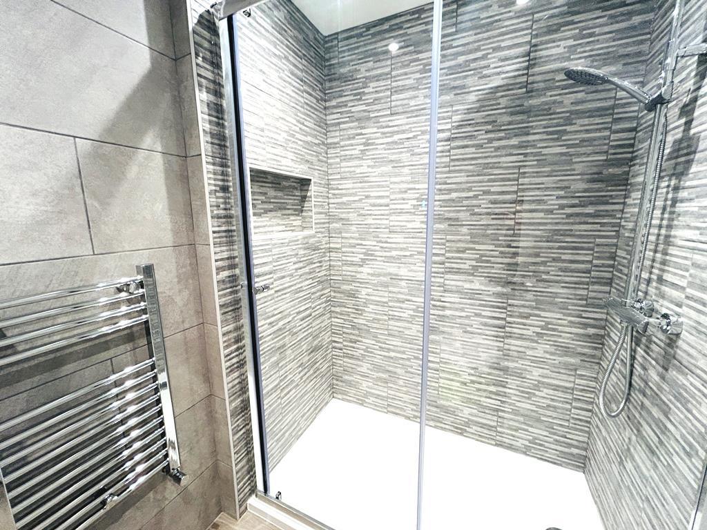 Shower Room (2).JPEG