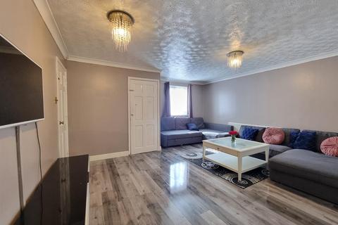 3 bedroom end of terrace house for sale, Pittman Gardens, Ilford