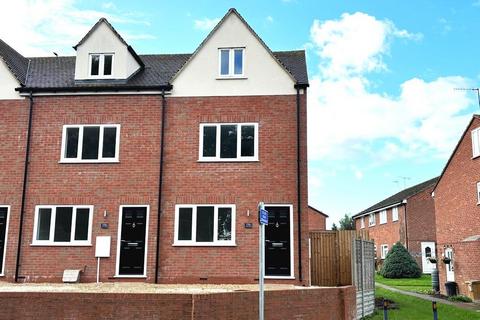 3 bedroom end of terrace house for sale, Pershore Road, Evesham