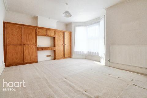 23 Ash Road, Bristol, BS7 8RN