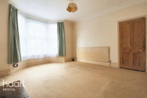 23 Ash Road, Bristol, BS7 8RN