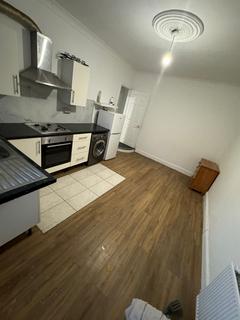 1 bedroom flat to rent, Shaftesbury Avenue, Greater London, UB24HQ