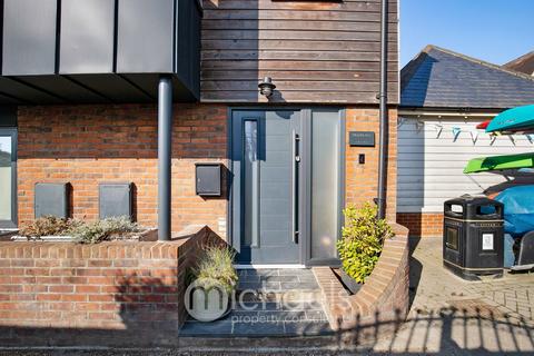 4 bedroom townhouse for sale, The Folly, Wivenhoe, Colchester, CO7