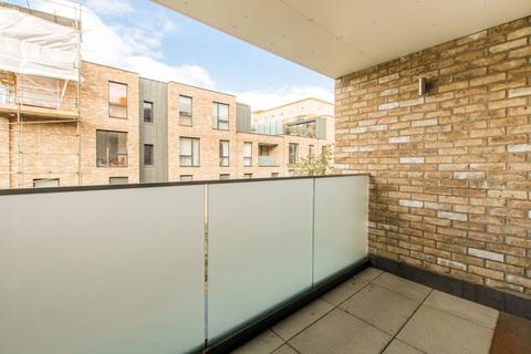 3 bedroom flat to rent, Cambridge Avenue, Kilburn, London, NW6