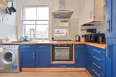 2 bedroom flat for sale, Crewdson Road, Oval, London, SW9