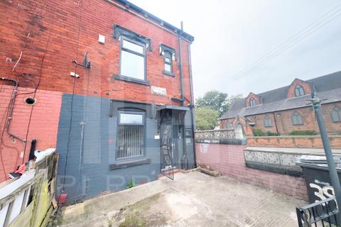 3 bedroom terraced house to rent, Berkeley View, Leeds LS8