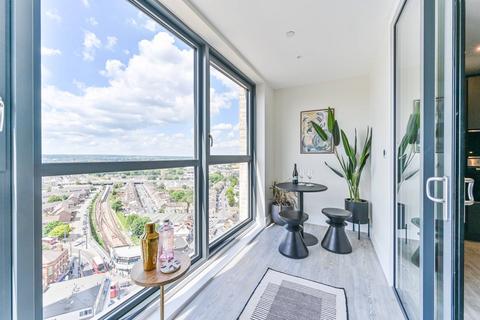 2 bedroom flat for sale, London Square Croydon, Croydon CR0