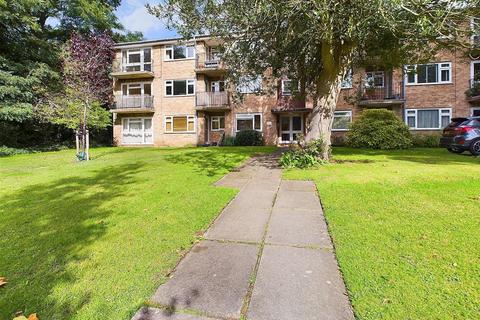 2 bedroom apartment to rent, Charles Court, Teddington