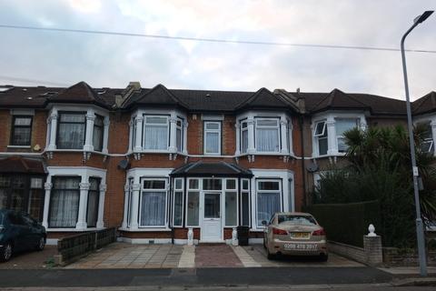 4 bedroom terraced house to rent, ELGIN ROAD, ilford, sevenkings,newbury park, ig3,ig2,ig1,ig4 IG3