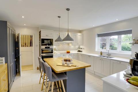 Woodgate House Bath Road, Marlborough, SN8 1NN