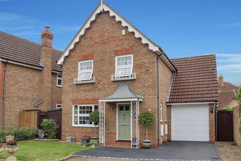 4 bedroom detached house for sale, Lytcott Drive, West Molesey, KT8