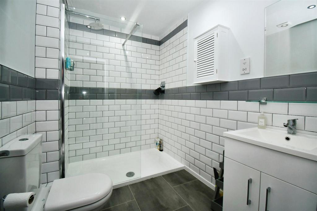 Family Shower Room