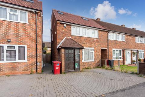 3 bedroom end of terrace house for sale, Trelawney Avenue, Langley SL3