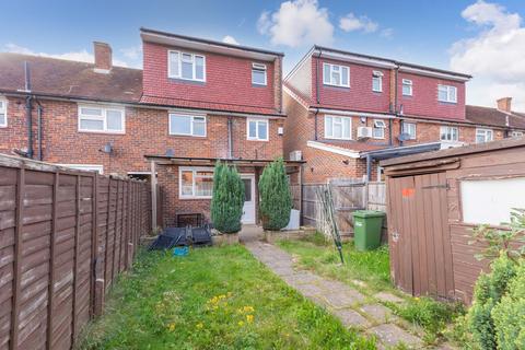 3 bedroom end of terrace house for sale, Trelawney Avenue, Langley SL3