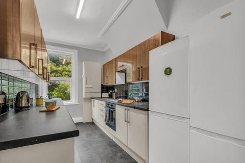 6 bedroom flat to rent, HYDE PARK ROAD, Leeds