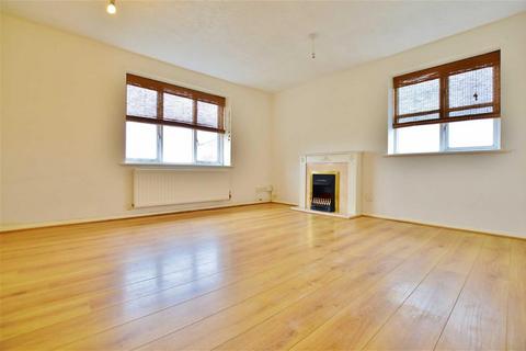 2 bedroom flat for sale, Cobham Close, Cippenham, Slough