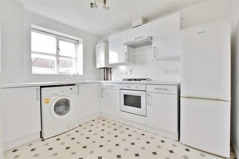 2 bedroom flat for sale, Cobham Close, Cippenham, Slough