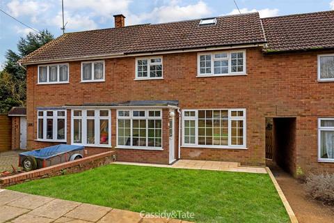 19 Bishops Close, St Albans, AL4 9AR
