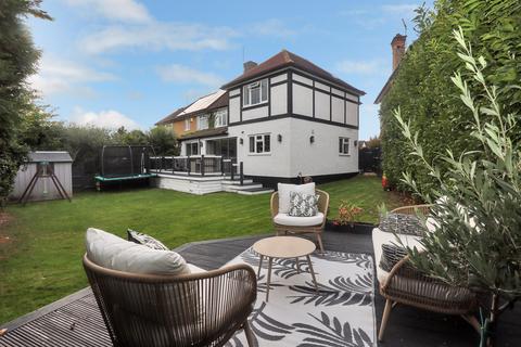 4 bedroom semi-detached house for sale, De Vere Walk, Watford WD17