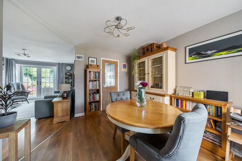 34 Cornfields, Godalming, GU7 3PH