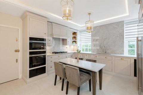 3 bedroom apartment for sale, Avenue Road, London, NW8