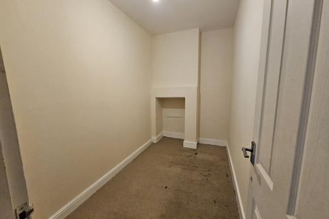 4 bedroom flat to rent, Philip Lane, London N15