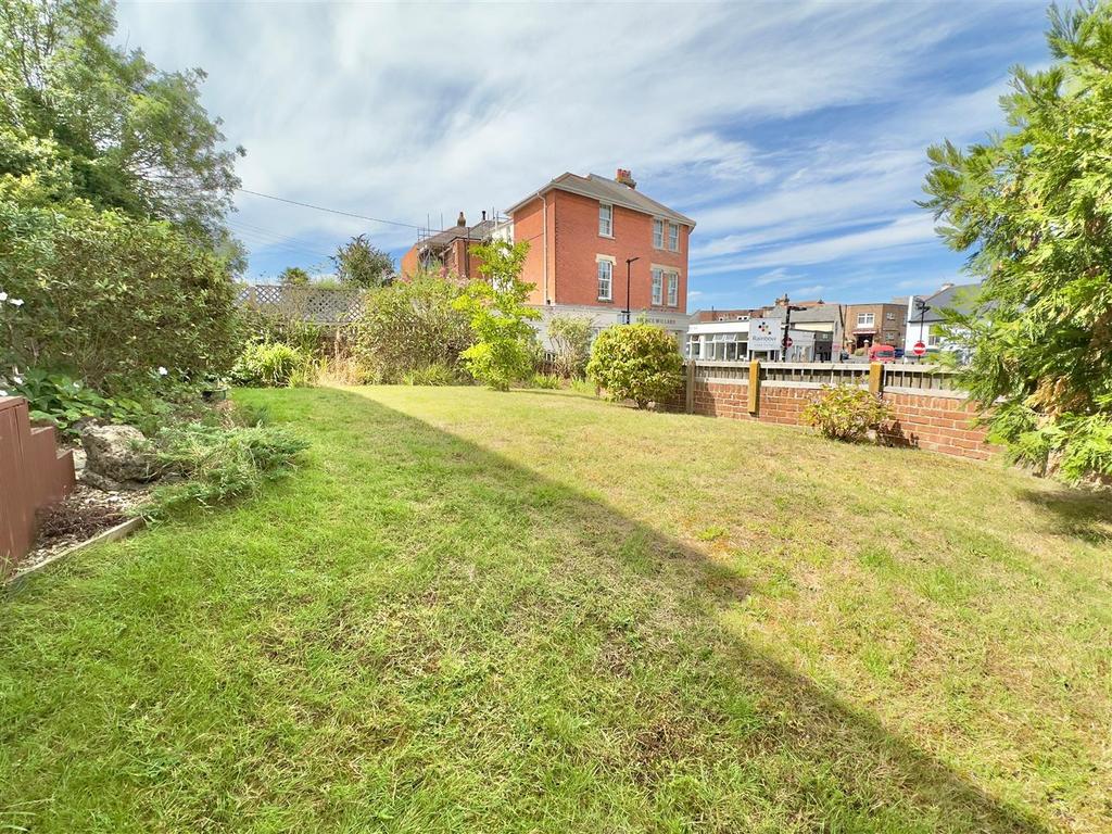 Freshwater, Isle of Wight 2 bed apartment for sale £195,000