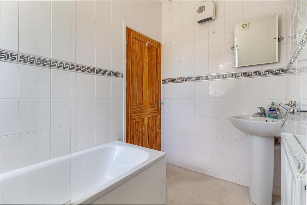 Bathroom-3.jpg