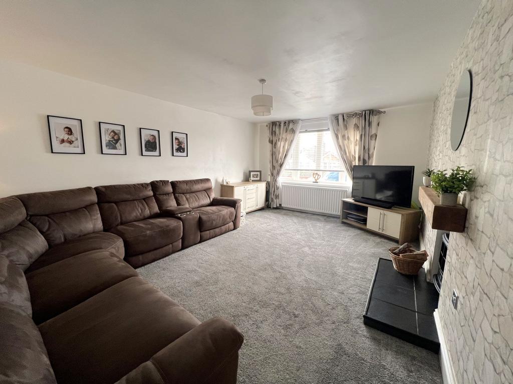 Pendennis Avenue, South Elmsall, WF9 2 bed property for sale £250,000