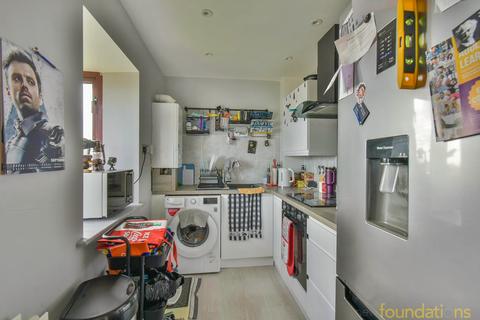 2 bedroom flat for sale, De la Warr Road, Bexhill-on-Sea, TN40