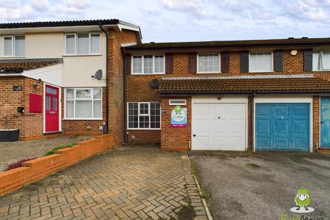 25 Auklet Close, Basingstoke, RG22 5JS