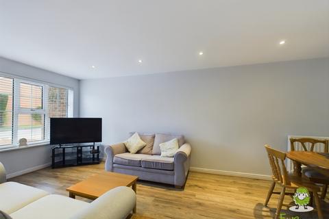 25 Auklet Close, Basingstoke, RG22 5JS