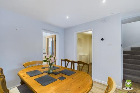 25 Auklet Close, Basingstoke, RG22 5JS