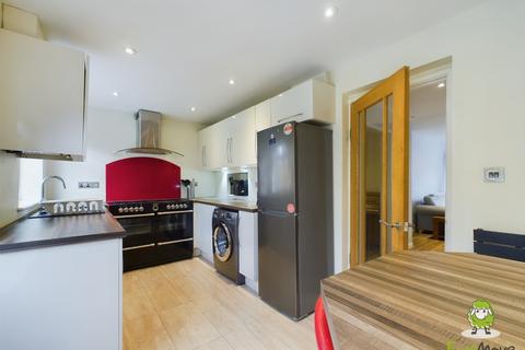 25 Auklet Close, Basingstoke, RG22 5JS