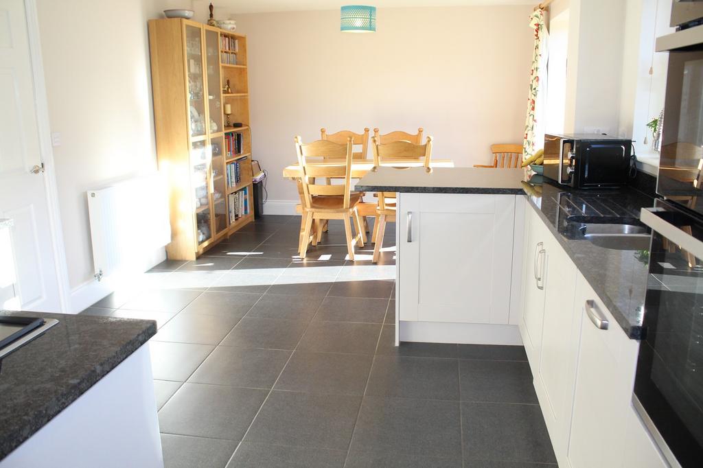 Fitted Kitchen Picture 2