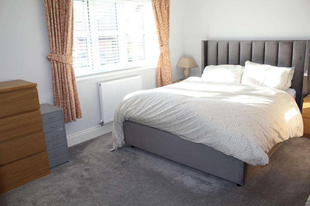 Bedroom 1 Picture 2