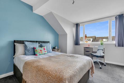 6 bedroom house to rent, BRUDENELL ROAD, Leeds