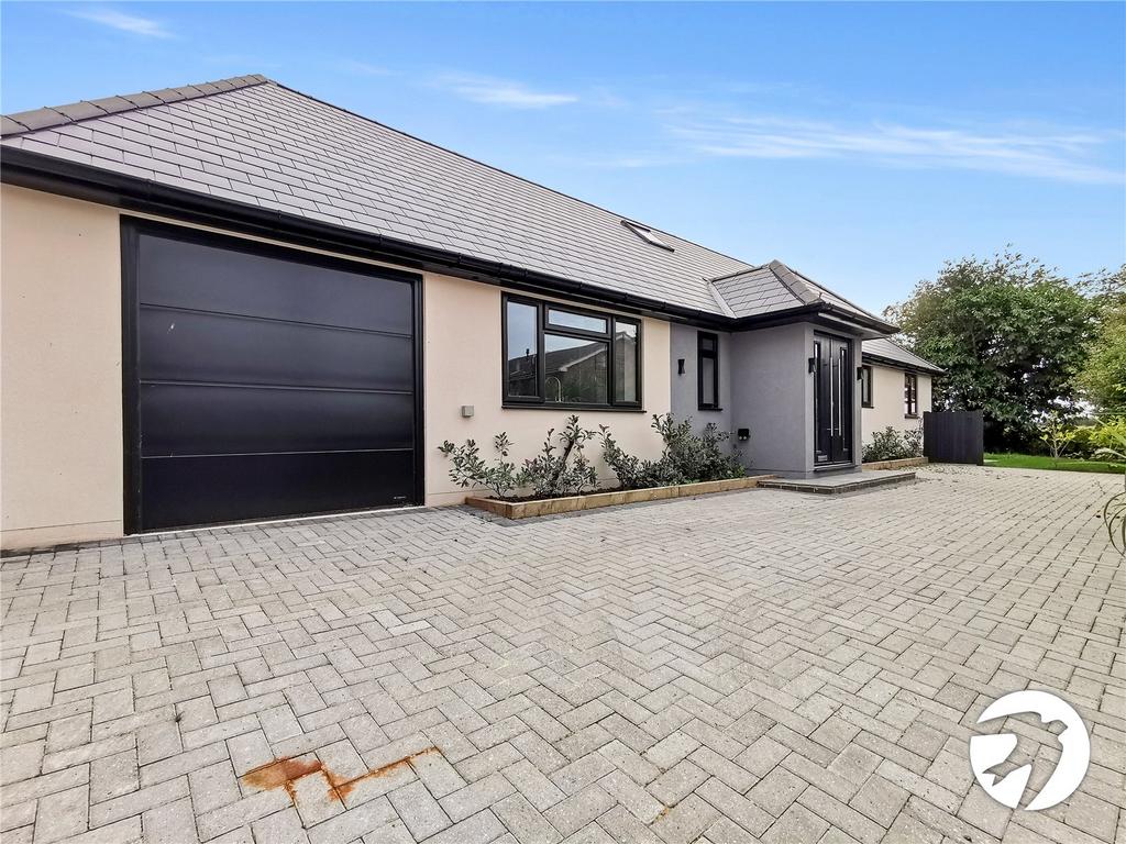 Alfred Road, Dartford, Kent, DA2 4 bed detached house to rent £3,200
