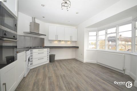 3 bedroom apartment to rent, Ossulton Way, London, N2