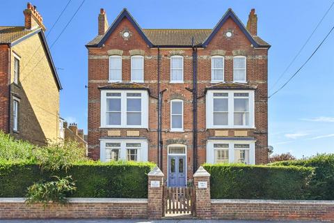 2 bedroom apartment for sale, Canterbury Road, Herne Bay