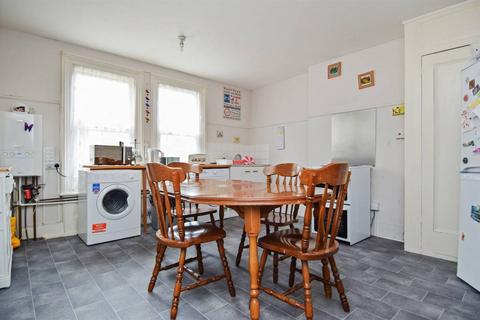 2 bedroom apartment for sale, Canterbury Road, Herne Bay