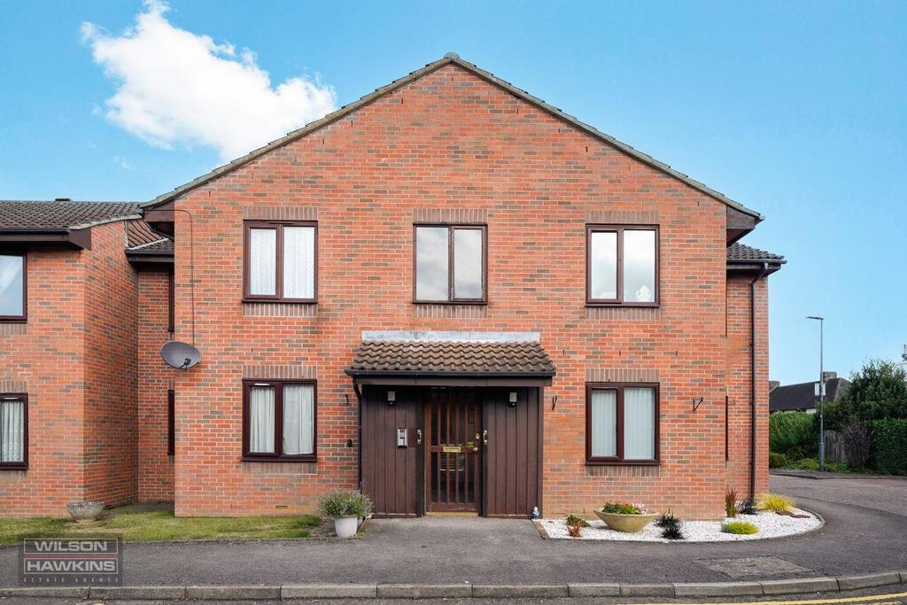 37 Betjeman Close - xpcr Zvj LS9 CPO5d1pic E.jpg