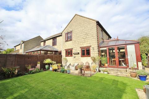 7 Hoyle Close, Witney, OX28 1JD