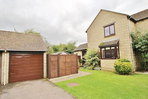 7 Hoyle Close, Witney, OX28 1JD
